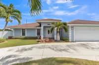 Gorgeous Lake Worth Beach House 4 Bedroom Home by RedAwning Các khách sạn gần Lake Worth Playhouse