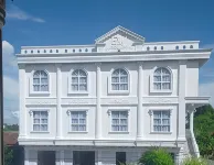 Edw Hotel Hoteles cerca de Giti Toys (mainan anak)