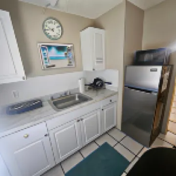 Sebastian Gardens Inn & Suites