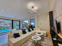 Villa Dago Bandung 6 Br with Heated Pool (Amethyst R-08) Hotell i Desa Sindanglaya