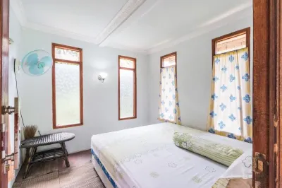 Villa Petir Bogor Hotels in Dramaga