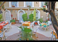Hôtel Select Hotels in Alleins