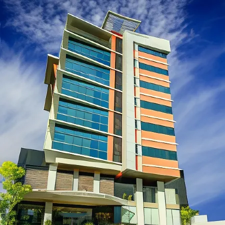 Kew Hotel Tagbilaran Отели рядом с достопримечательностью «Bohol National Museum»