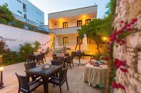 Old Town Boutique Hotel - Beach