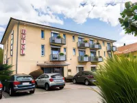 Hotel Classic Hotels near Schwarzwald Stadium