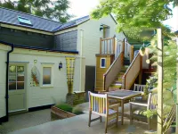 Vinegar Hill Pottery Hotels in Totland