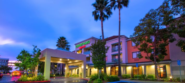 Courtyard Oakland Airport Hotels in Alameda County