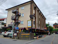 Varada Place