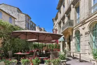 Hôtel Le Relais de Poste Arles Centre Historique Hotels in Fourques