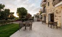 Atrium Taş Otel Отели в г. Чешме
