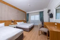 Lake River Side Hotel Spa