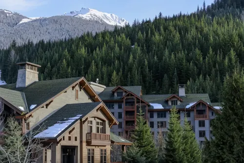 First Tracks Lodge - 4-Star