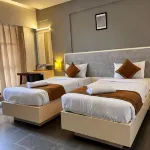 Hotel Dwarawata Hotels near Savanur Nawab Masjid