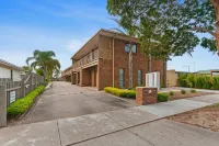 Allambi Holiday Apartments Hotels near The Griffiths Sea Shell Museum and Marine Display
