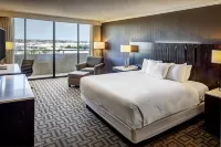 Hilton Sacramento Arden West Hotels in McClellan Park