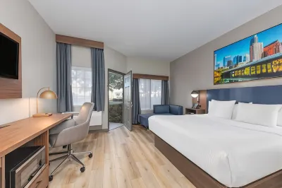 La Quinta Inn & Suites by Wyndham Dallas DFW Airport North