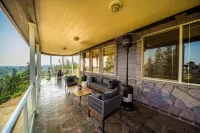 Large luxury home!  Views!  Hot tub!  Game room!  EV charger! Pool table! Grill!