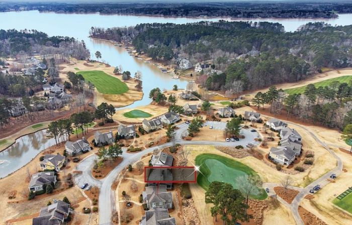 Lake Oconee Getaway.  Spacious family & pet-friendly retreat in gated community