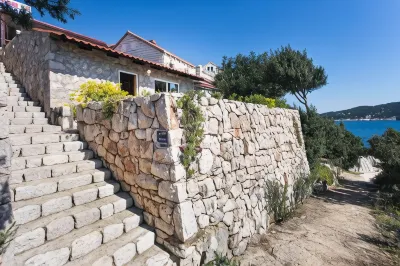 Guest House Simunovic Hotels near Sipan