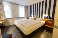 Hotel DH VEC, sehr beliebtes & leckeres Frühstück, Self-Check-In Hotels in der Nähe von Evangelische Kirche