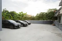 Twentynine KV Apartel - parkir