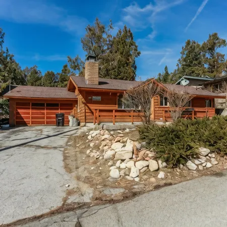 Shasta Mountain Cabin - 1916 by Big Bear Vacations