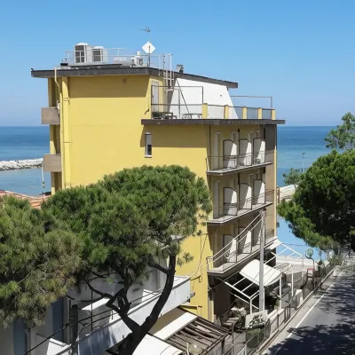 Hotel Crosal Hotels near San Giuliano