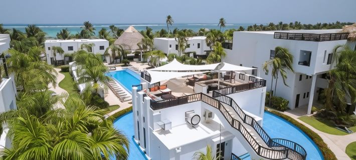 Las Terrazas Resort Hotels in San Pedro