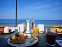 Griffen Spa Hotel فنادق في Aakirkeby