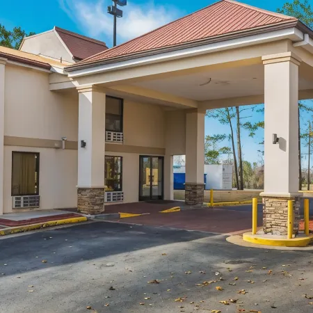 Motel 6 Suwanee, GA - Gwinnett Center Отели в г. Савани