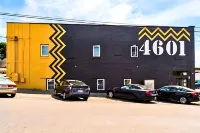 Cozy Micro Suites: Sleeps 2, Minutes to Downtown