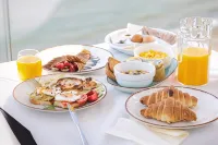 Tanushaj Beach Resort Hotels near Qendra Tregtare Net Center