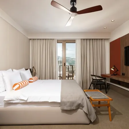 Infinity Hotel & More