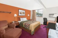 Super 8 by Wyndham Algona Hotels in Algona