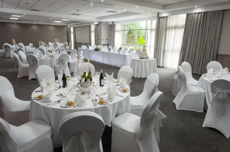 DoubleTree by Hilton Glasgow Strathclyde Отели рядом с достопримечательностью «The Time Capsule»