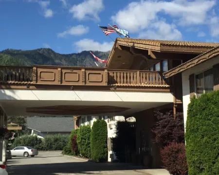 Enzian Inn Hotels in Leavenworth