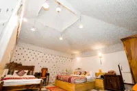 Desert Dream Royal Camp with Pool Hotels in Sam