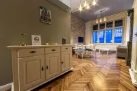 Visaj Deluxe Downtown