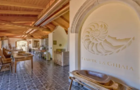 拉吉亞依亞度假酒店 薩爾扎納酒店