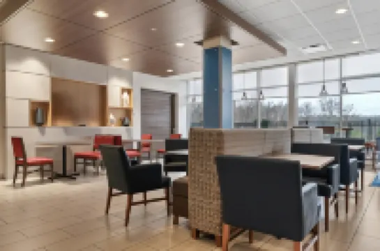 Holiday Inn Express & Suites MACON NORTH by IHG Hoteles en Condado de Bibb