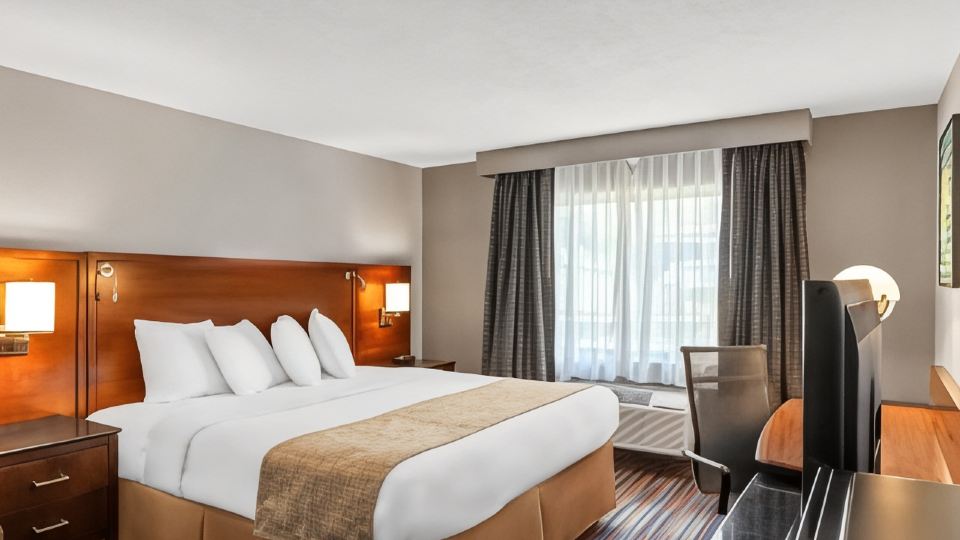 Travelodge by Wyndham Bloomington