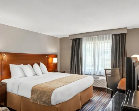 Travelodge by Wyndham Bloomington Hotels in Bloomington