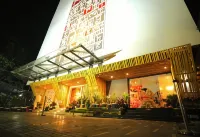 Imperial Heights - bar