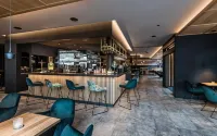 Hotel Post Alpine Cityflair - bar