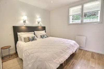 Bréhat gîte: full sea view, 200m from the beach Hotels near Thalassotherapie