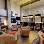 Hampton Inn & Suites DuPont Các khách sạn ở DuPont