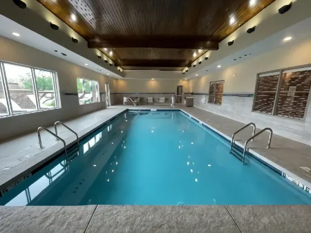 Holiday Inn Express & Suites FT. Smith - Airport Отели в г. Себастиан Каунти