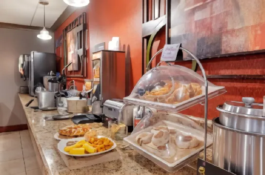 Best Western Plus Cascade Inn  Suites