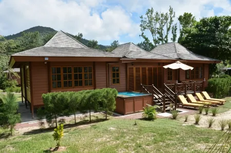 Heliconia Grove Отели в г. Праслин-Айленд