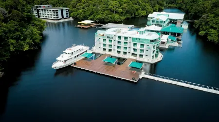 Uiara Amazon Resort Отели в г. Taruma